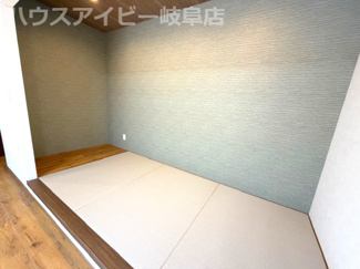 【和室】 | 岐阜市日野南！積水ハウス施工の中古住宅！軽量鉄骨造2階建て！お庭付き・お車並列2台可能！ | 岐阜市日野南！積水ハウス施工の中古住宅！軽量鉄骨造2階建て！お庭付き・お車並列2台可能！