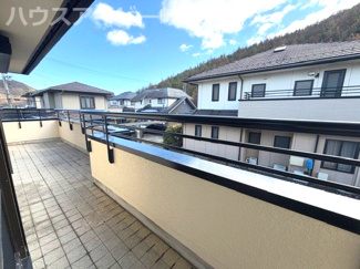 【バルコニー】 | 岐阜市日野南！積水ハウス施工の中古住宅！軽量鉄骨造2階建て！お庭付き・お車並列2台可能！ | 岐阜市日野南！積水ハウス施工の中古住宅！軽量鉄骨造2階建て！お庭付き・お車並列2台可能！