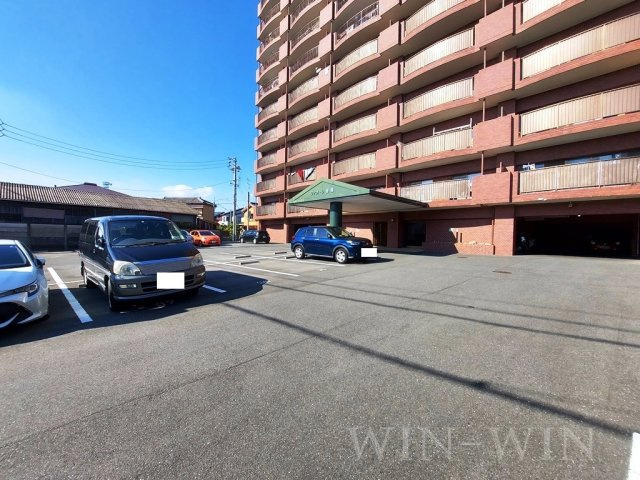 フィオーレ豊橋の駐車場