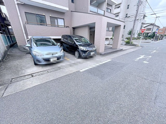 【駐車場】