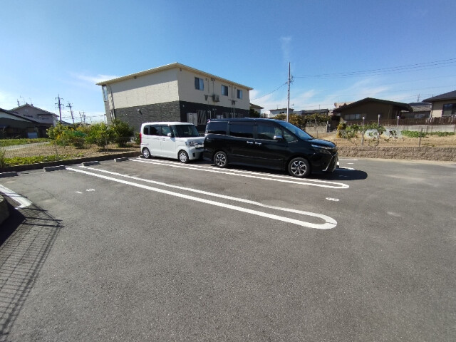 ラシャンスの駐車場