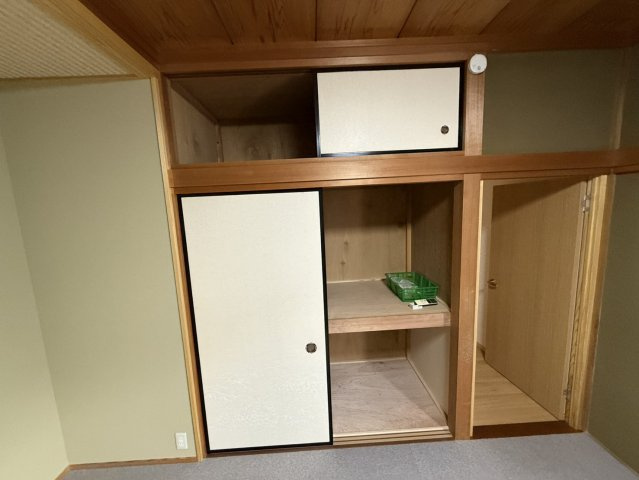 白河市道場小路貸家の収納