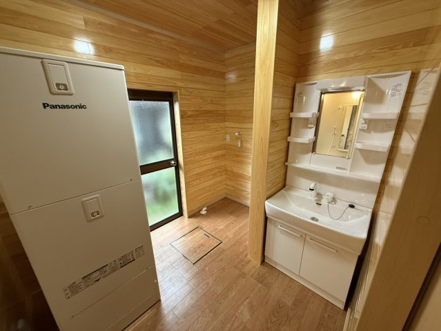 白河市道場小路貸家の独立洗面台