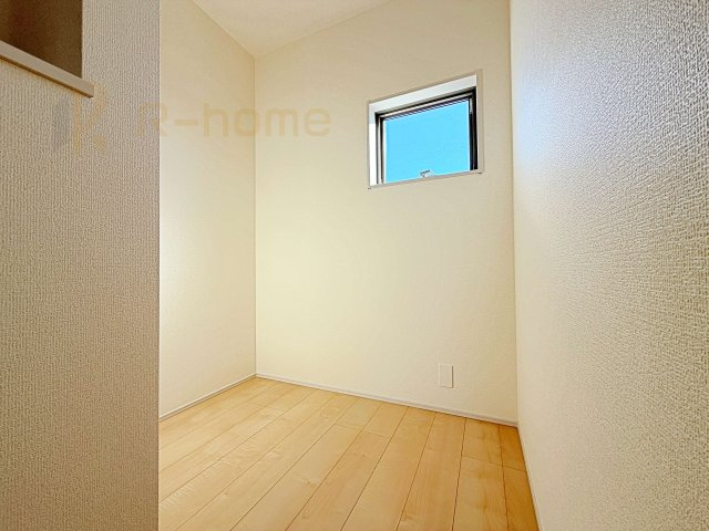 小美玉市上玉里第2　新築戸建て　1号棟のその他|2階に使い勝手の良いストレージルーム！収納やワークスペースなど生活に合わせて活用できます♪