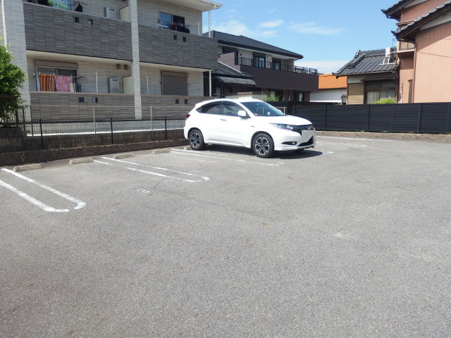 ディア　フェリーチェの駐車場