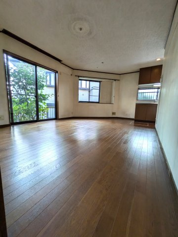 鶴ヶ島市上広谷中古戸建の居間・リビング