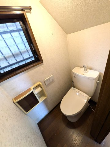 鶴ヶ島市上広谷中古戸建のトイレ