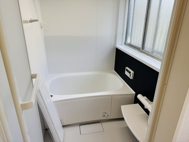 八王子市　北野台　中古戸建ての浴室|～新規交換したキレイなバスルーム　気持ち良く湯船に浸かる事が出来ます～