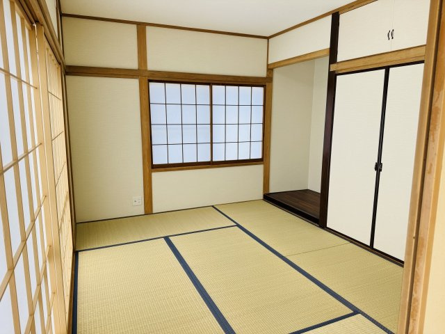 八王子市　北野台　中古戸建ての和室|～リビングに隣接している60帖の和室です～