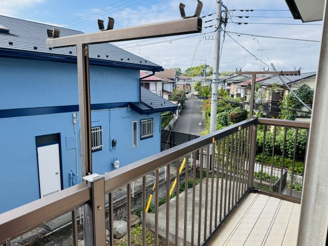 八王子市　北野台　中古戸建てのバルコニー|～2部屋から出入り可能なバルコニー～