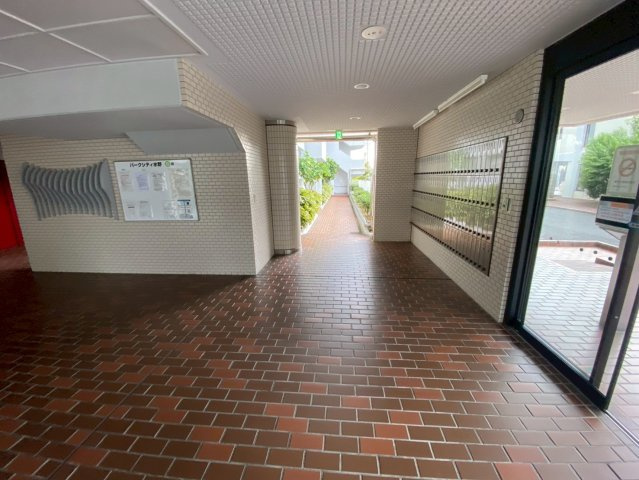 パークシティ水野B棟のエントランス