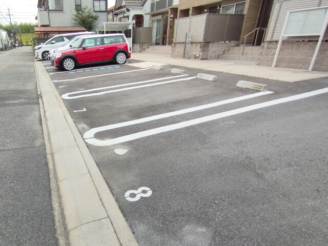 プランタンの駐車場