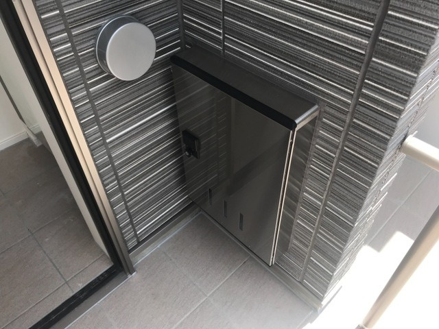 ポップスックの玄関