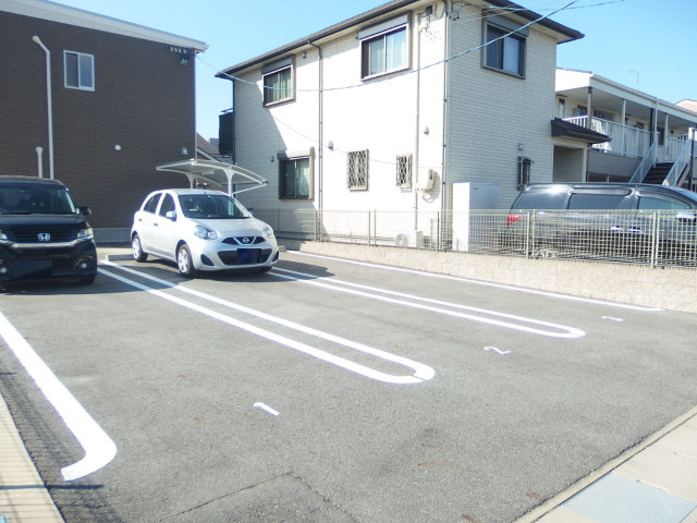 プランドール（土井）の駐車場