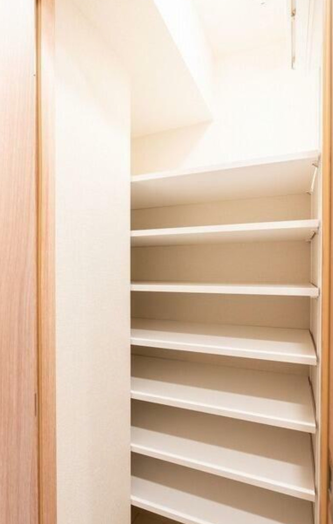 市谷台町坂フロントの収納