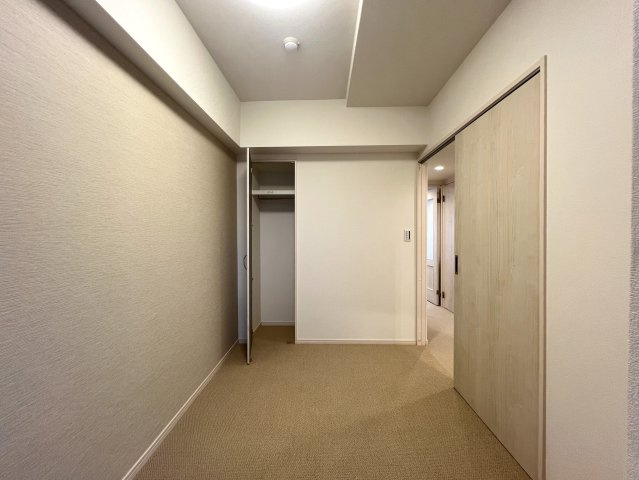 収納モリモリ♪はウレシイ商業施設まで徒歩７分のリノベ【妙蓮寺東パークホームズ】の洋室|スタンダードな洋室です