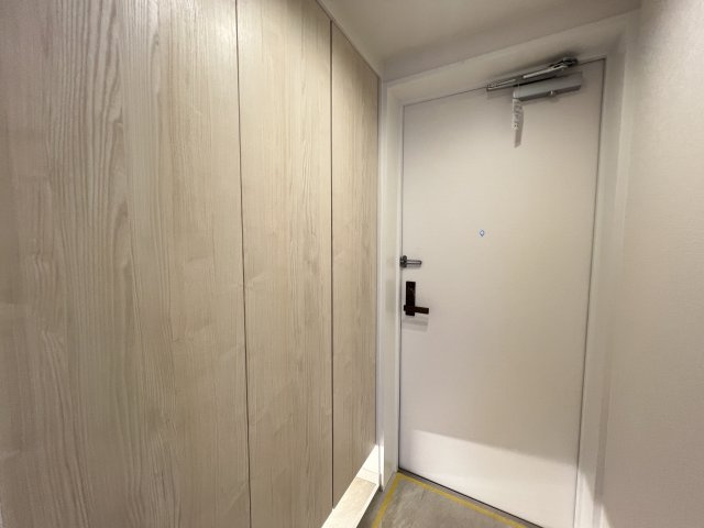 収納モリモリ♪はウレシイ商業施設まで徒歩７分のリノベ【妙蓮寺東パークホームズ】の玄関|落ち着いた玄関です