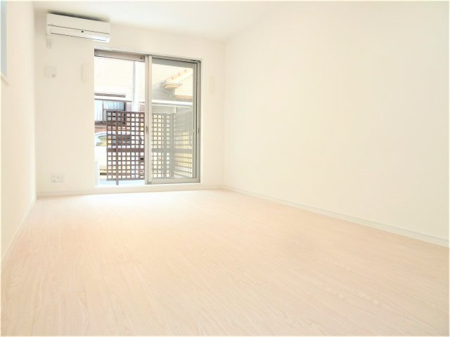 ディアコート津田沼の洋室|日当たりの良いお部屋ですよ