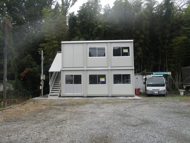 横浜市都筑区東山田町の倉庫の外観