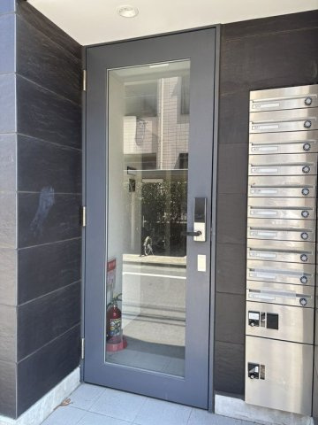 レピュア大森レジデンスのエントランス