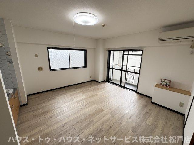 プランドール松戸の居間・リビング