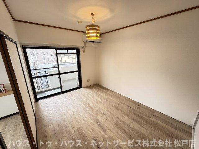 プランドール松戸の洋室