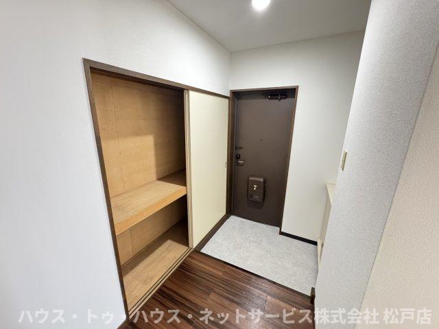 プランドール松戸の玄関