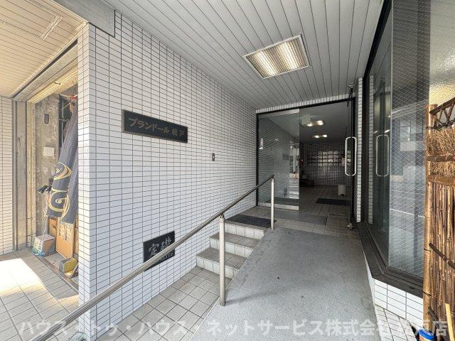 プランドール松戸のエントランス