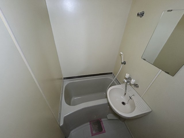 SK佐野ビルの浴室|日々の疲れを癒すお風呂付です