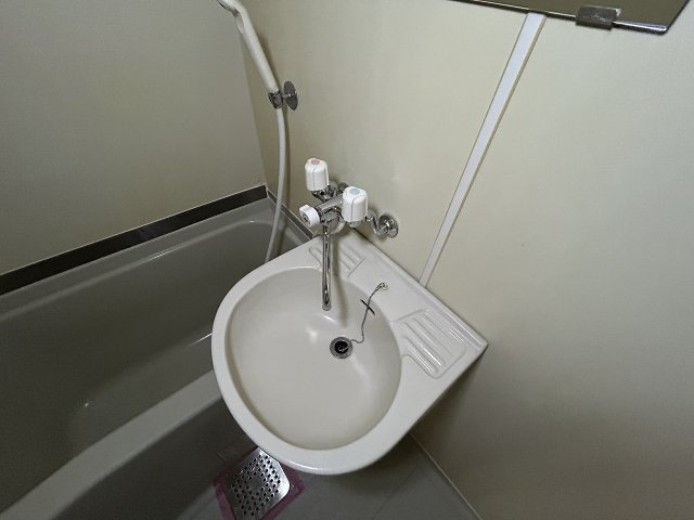 SK佐野ビルの洗面所|スペースが確保できる洗面所です