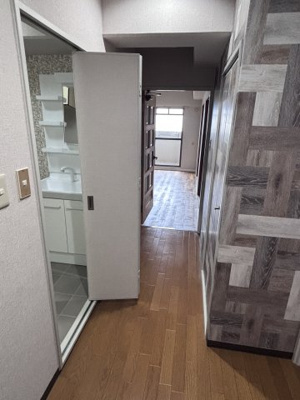 【内装】 | ドムール長居南館  | 多数のお部屋に繋がる廊下です。