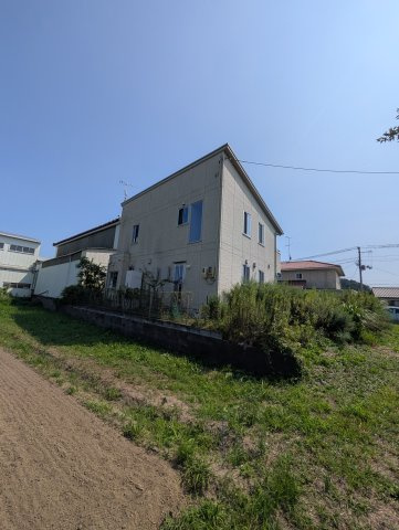 いわき市小名浜島字島　中古戸建の外観|白を基調とした明るい印象を受ける外観です！