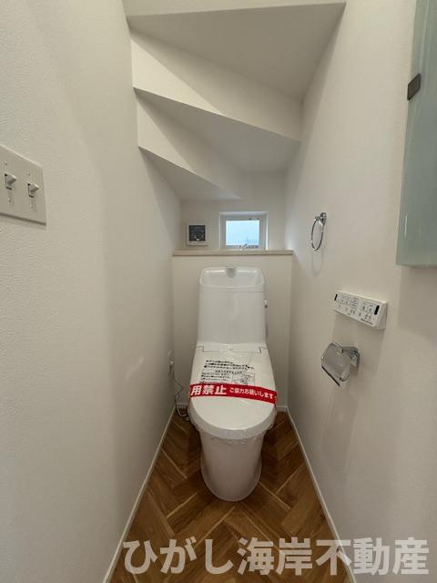 藤沢市本鵠沼５丁目　新築戸建　全６棟のトイレ|洗浄機能付きお手洗い