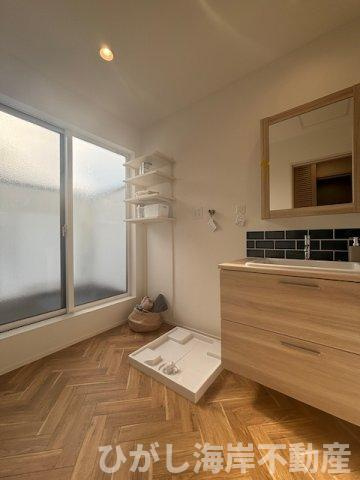 藤沢市本鵠沼５丁目　新築戸建　全６棟の独立洗面台|脱衣スペース