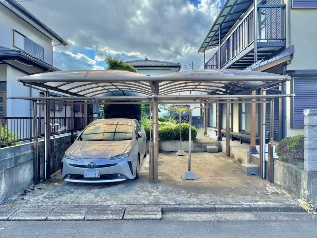 水戸市平須町中古戸建の駐車場