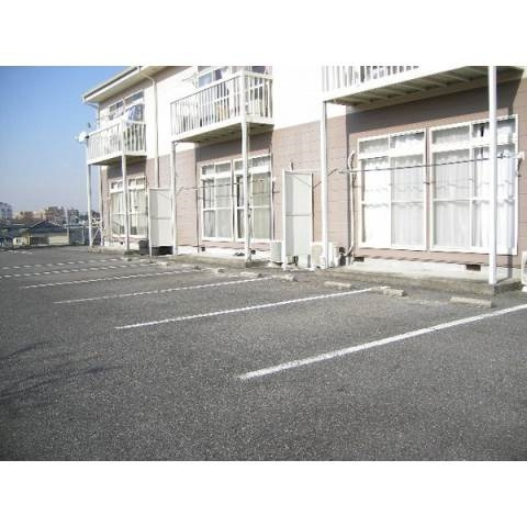 ニューシティ’９３Ⅱの駐車場