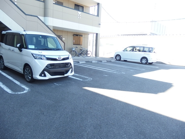 エスペランサ２１の駐車場
