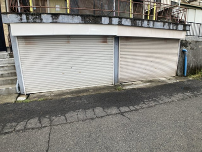 【駐車場】 | Cozy鈴東ハイツⅠ | シャッター付きの駐車場