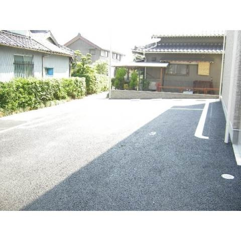 ポラリスの駐車場