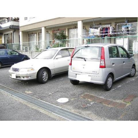 ＫＮニュービギンハイツの駐車場