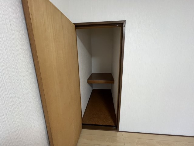 桂町貸家35 の収納