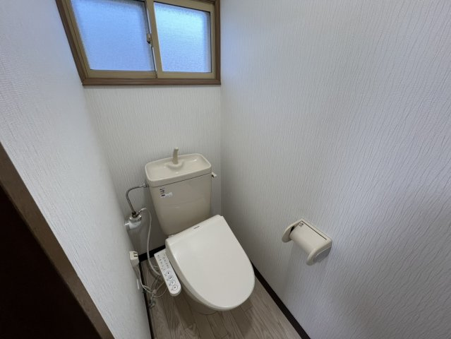 桂町貸家35 のトイレ