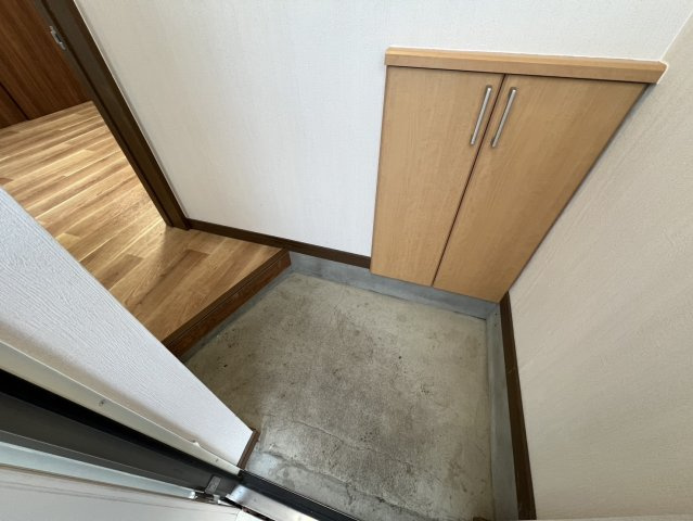 桂町貸家35 の玄関