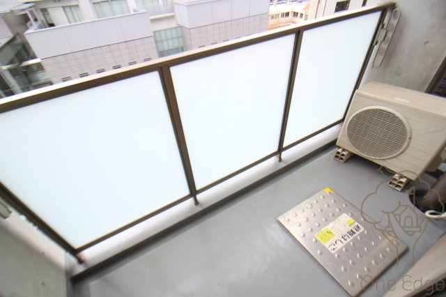 近江レジデンス4号館のバルコニー