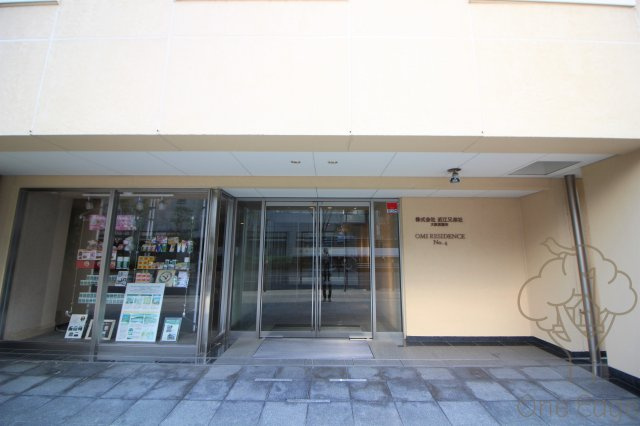 近江レジデンス4号館のエントランス