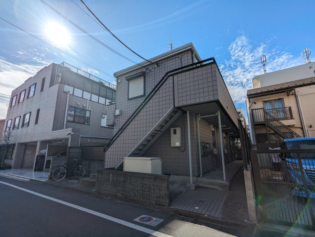 ニューシティパルのエントランス|１階共用廊下
