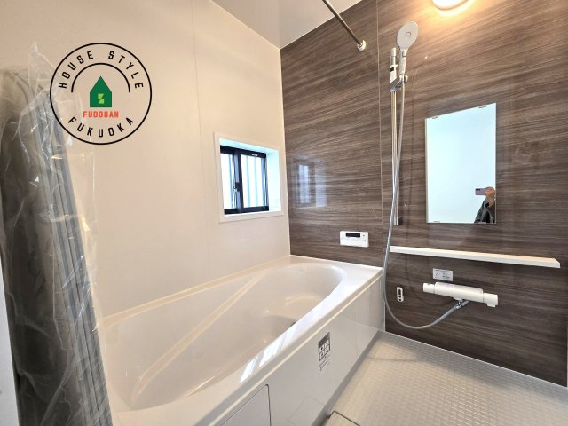 福岡市東区美和台5丁目第1-2棟(B号棟)の浴室|1日の疲れを癒してくれる広々バスルーム。雨の日のお洗濯にも大活躍な浴室乾燥機付です！
