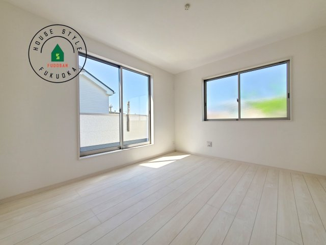 福岡市東区美和台5丁目第1-2棟(B号棟)の内観：施工例|主寝室には収納力に優れたクローゼットがありますので、お部屋もすっきり片付きます。