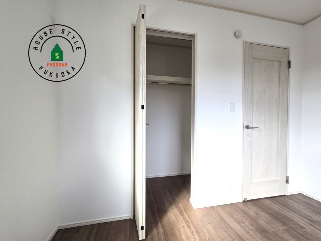 福岡市東区美和台5丁目第1-2棟(B号棟)の子供部屋|穏やかな光が差し込む室内には、穏やかな時間が流れます。