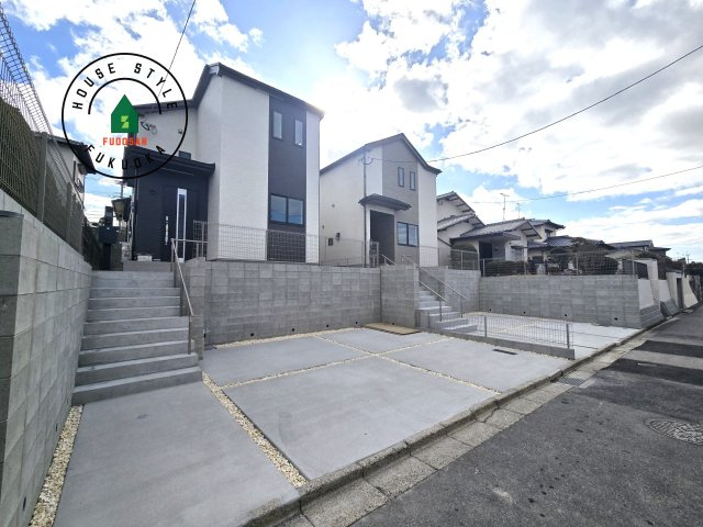 福岡市東区美和台5丁目第1-2棟(B号棟)の前面道路含む現地写真|見学の時間などお気軽にお問い合わせ下さい。